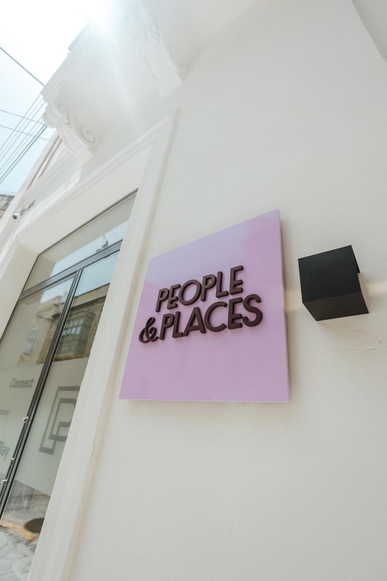 People & Places Sliema Esterno foto